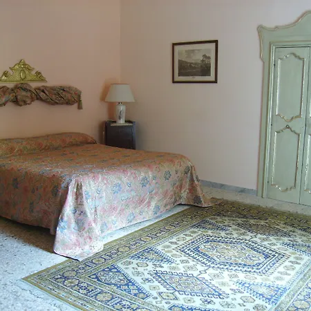 Bed & Breakfast Antica La Viola, With Private Pool
