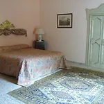 Bed & Breakfast Antica La Viola, With Private Pool